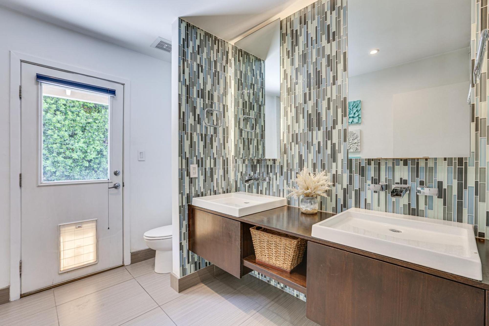 Elegant 16 Mi To Downtown! Holiday home