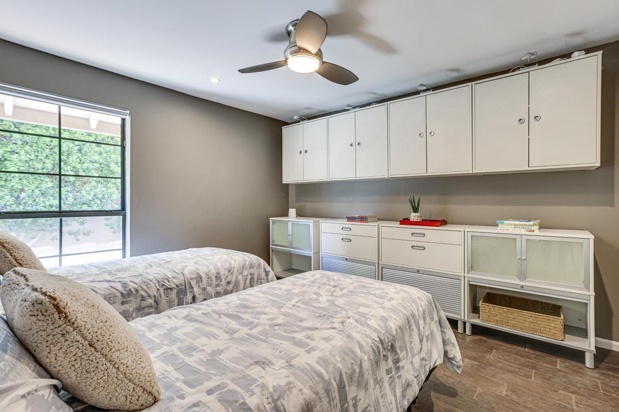 Elegant 16 Mi To Downtown! Holiday home *