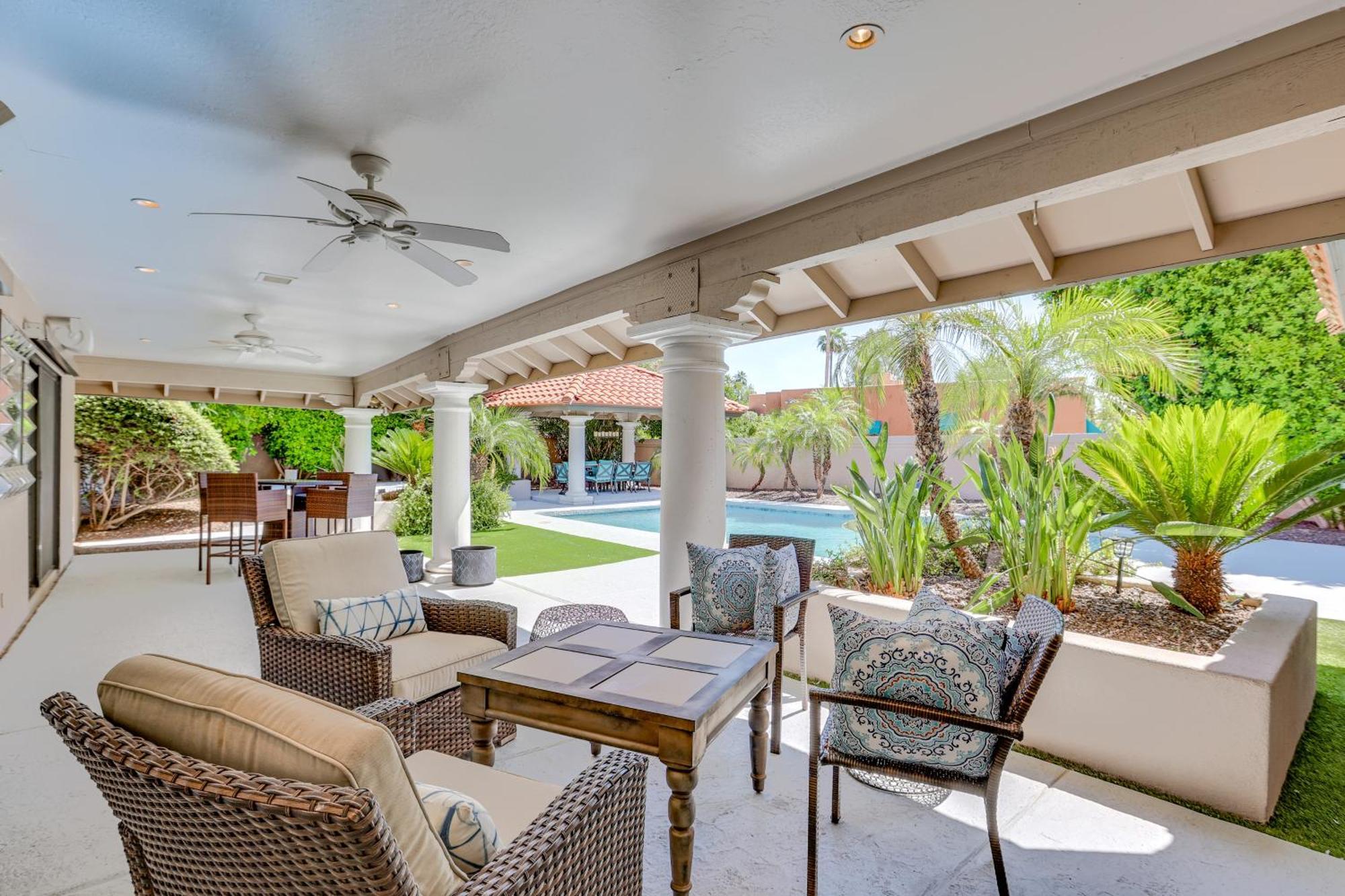 Elegant 16 Mi To Downtown! *